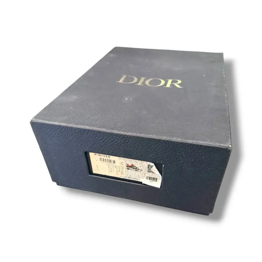 Dior extremely clean